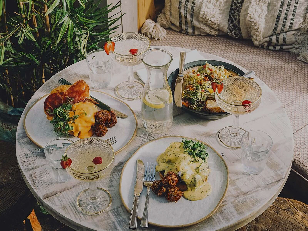 Gin & Juice, Mumbles