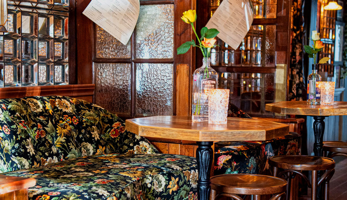 The best gin bar in Mumbles, Gin & Juice